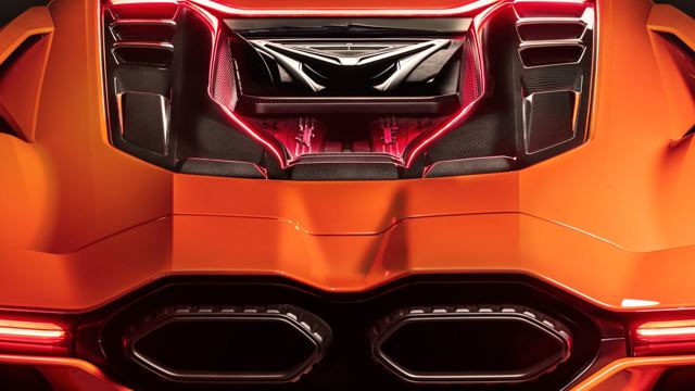 Lamborghini Revuelto photo 21