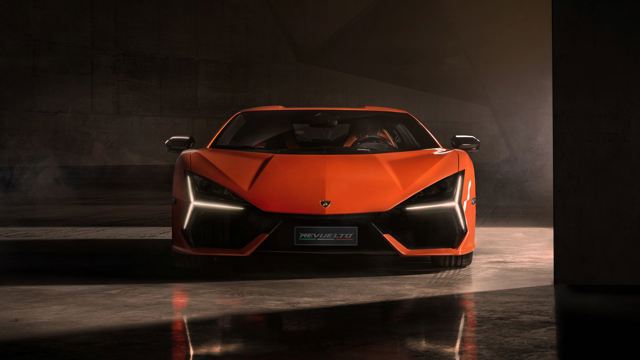 Lamborghini Revuelto photo 24