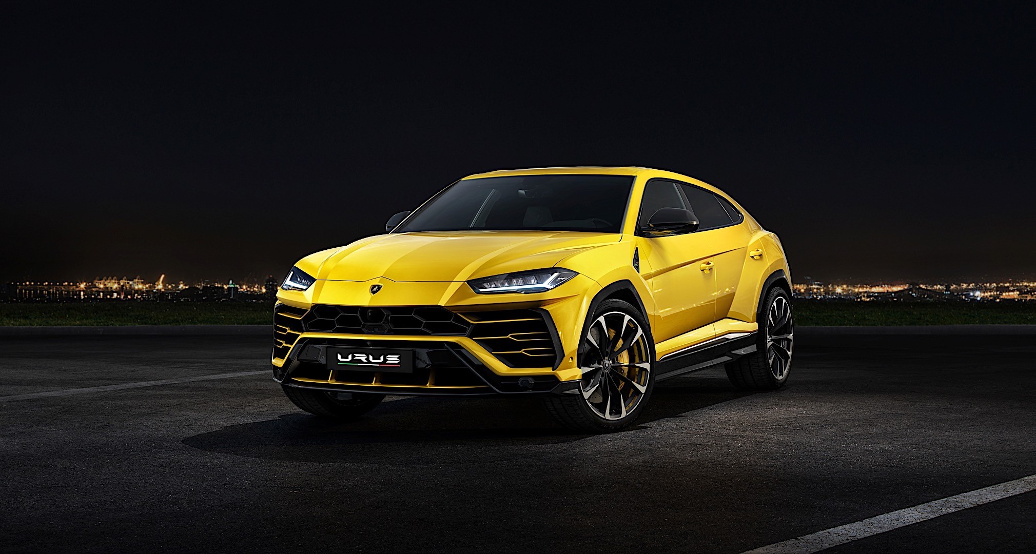 Lamborghini Urus photo 8