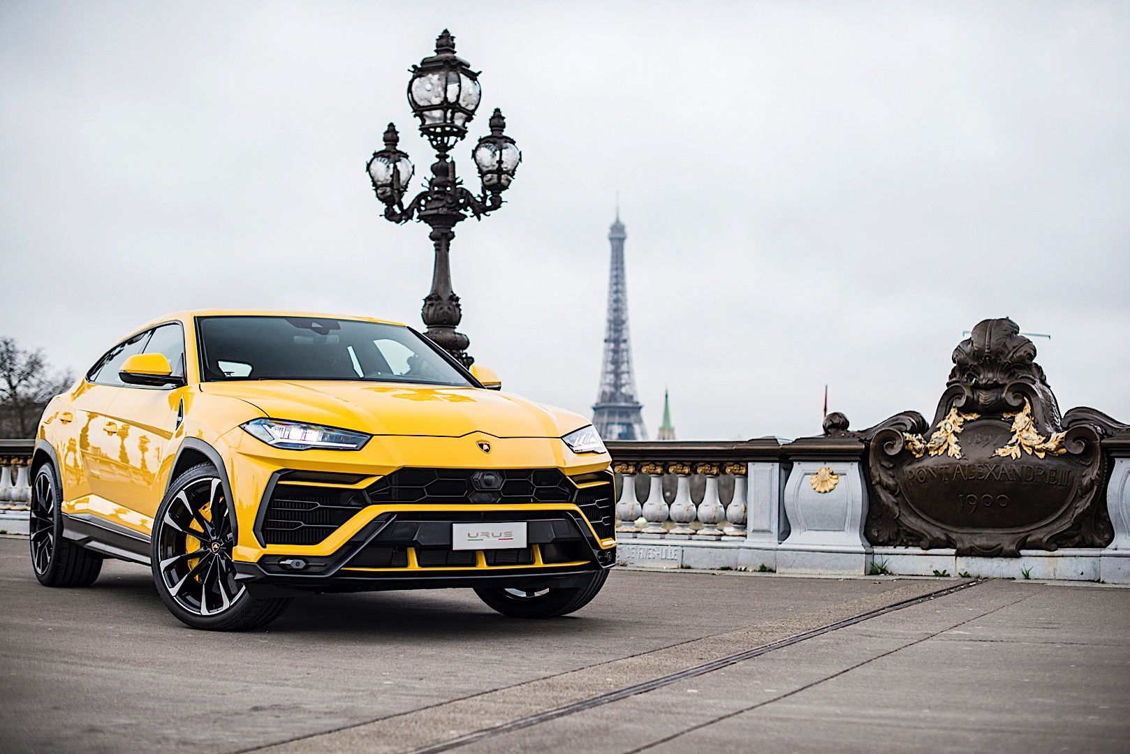 Lamborghini Urus photo 17