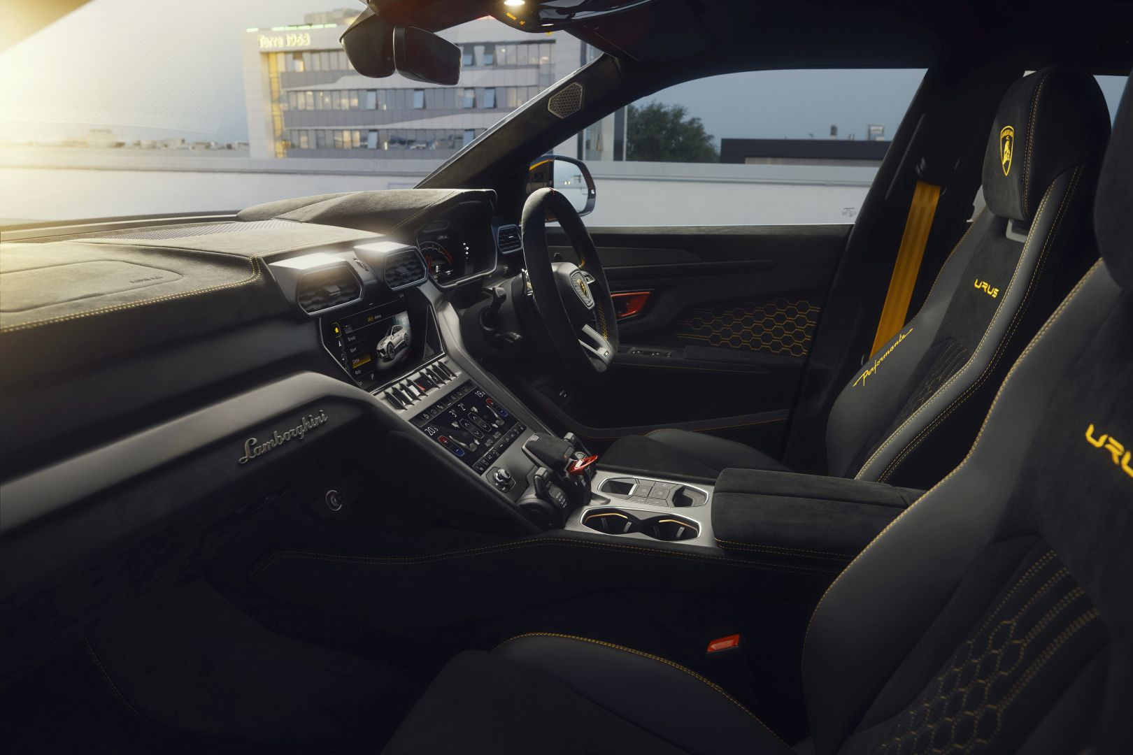 Lamborghini Urus photo 100