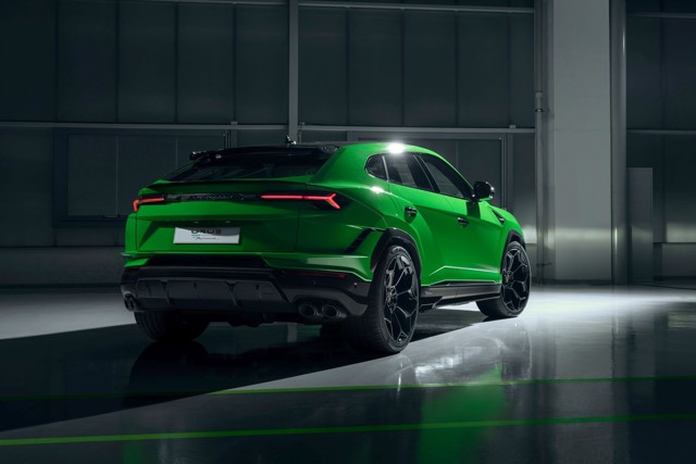 Lamborghini Urus photo 2