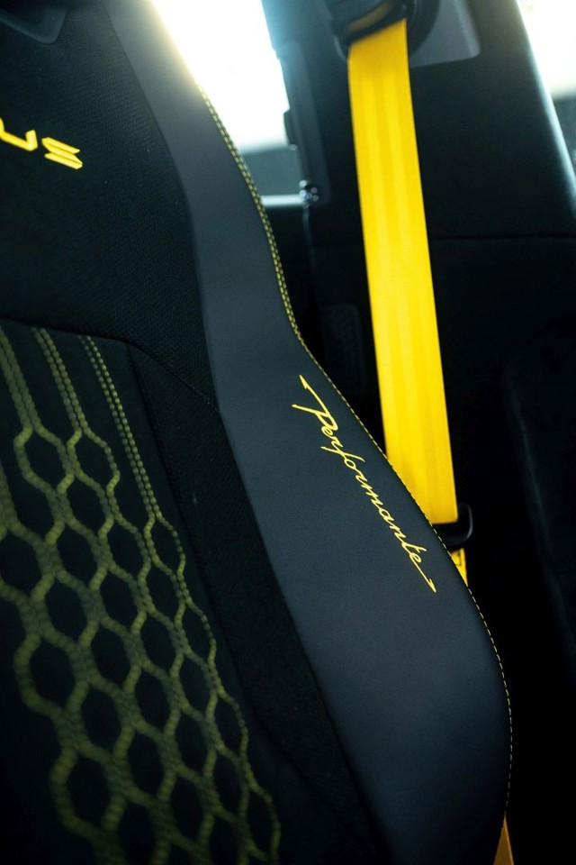 Lamborghini Urus photo 92