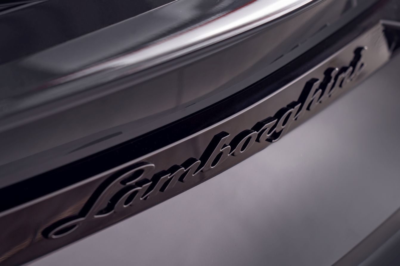 Lamborghini Urus photo 14