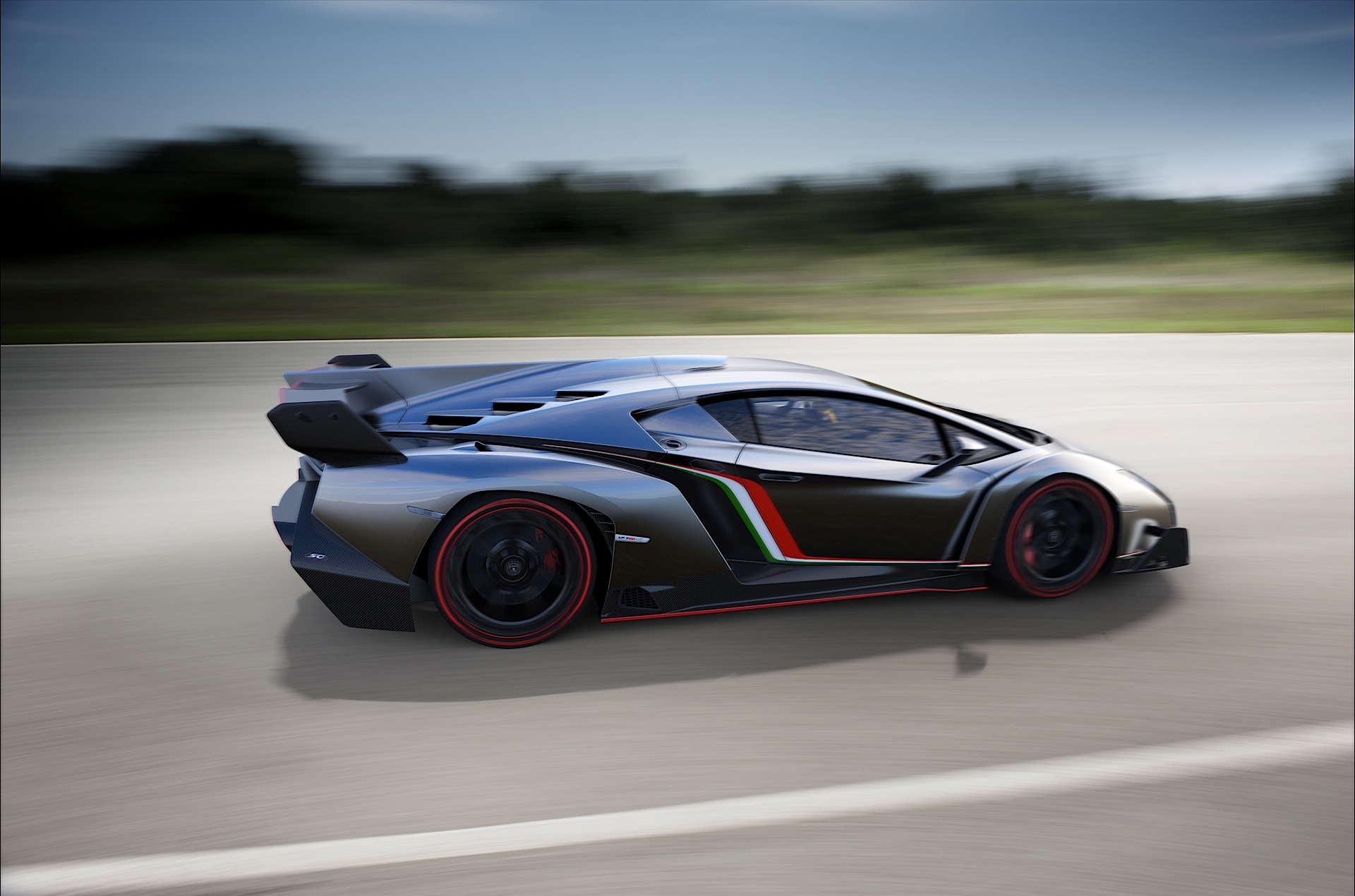 Lamborghini Veneno photo 7