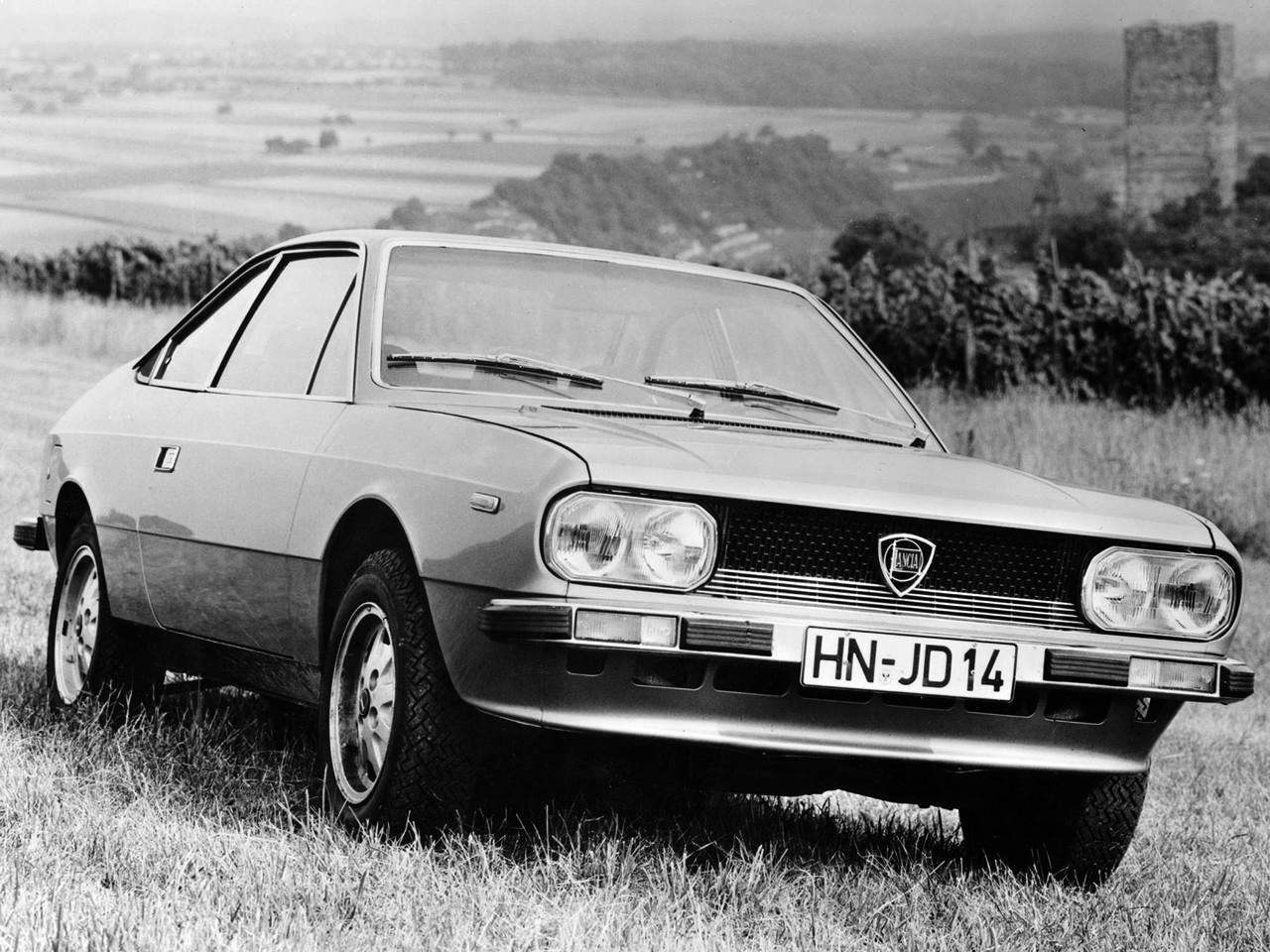 Lancia Beta Coupe photo 12