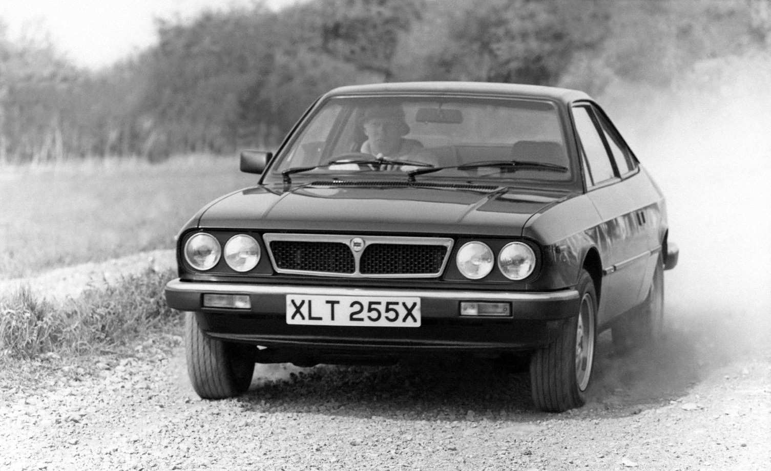 Lancia Beta Coupe photo 18