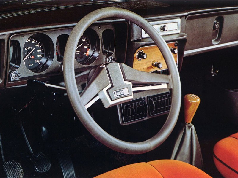 Lancia Beta Coupe photo 21