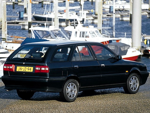 Lancia Dedra Station Wagon foto 2