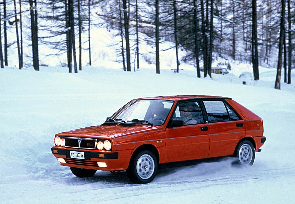Lancia Delta photo 4
