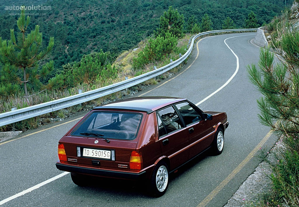 Lancia Delta photo 7