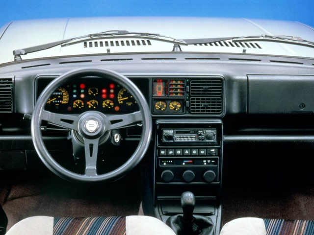 Lancia Delta photo 16
