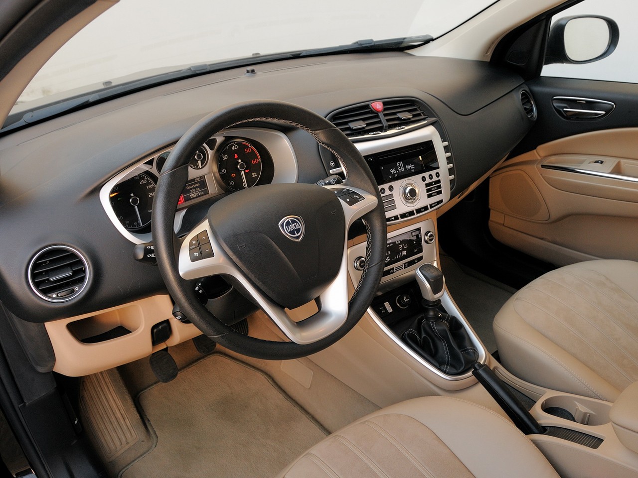 Lancia Delta photo 122