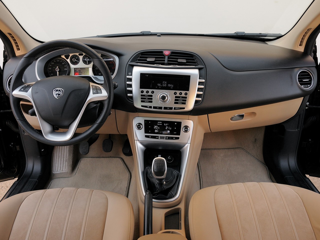 Lancia Delta photo 123