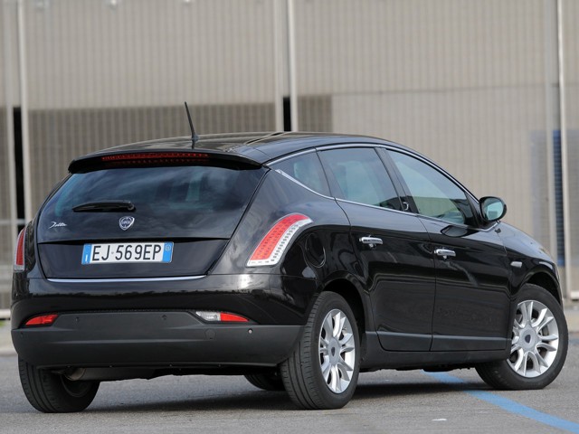 Lancia Delta photo 39