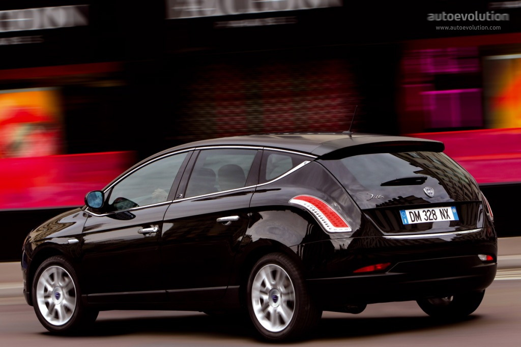 Lancia Delta photo 11