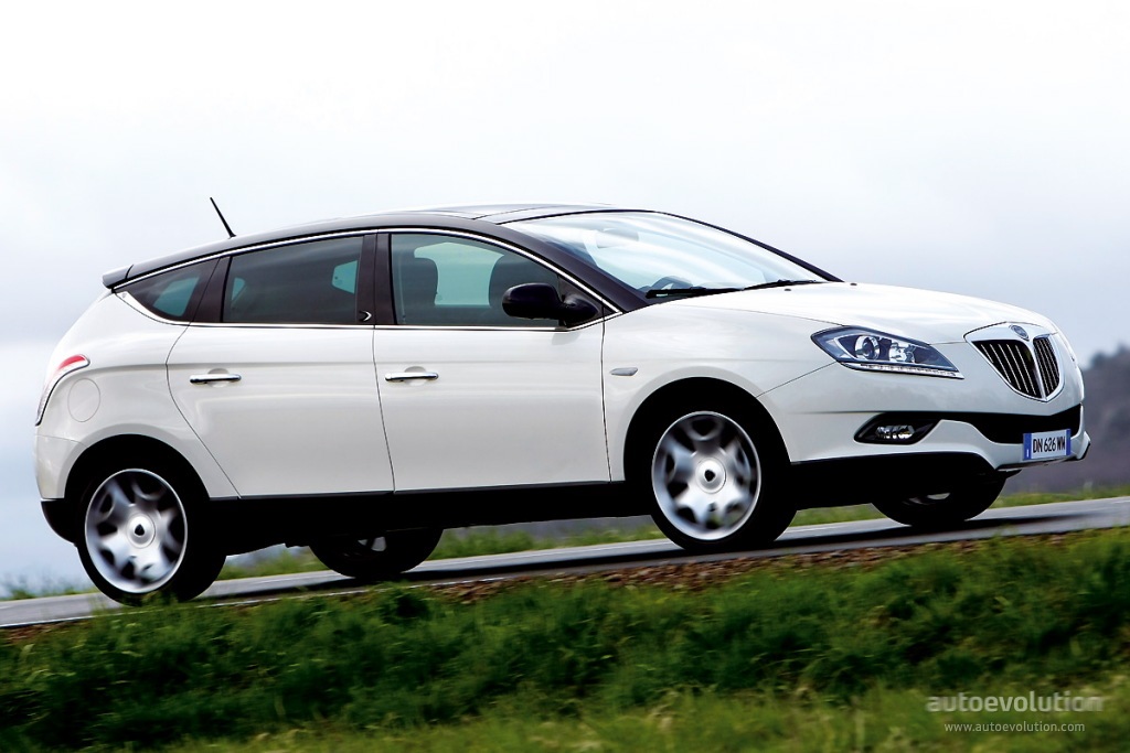 Lancia Delta photo 17