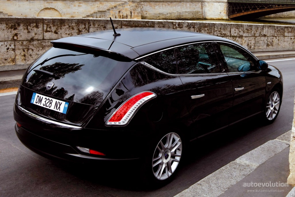 Lancia Delta photo 5