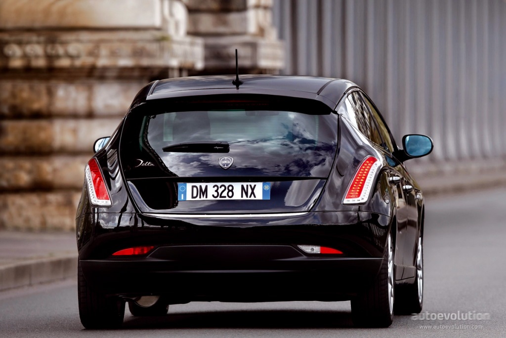 Lancia Delta photo 9
