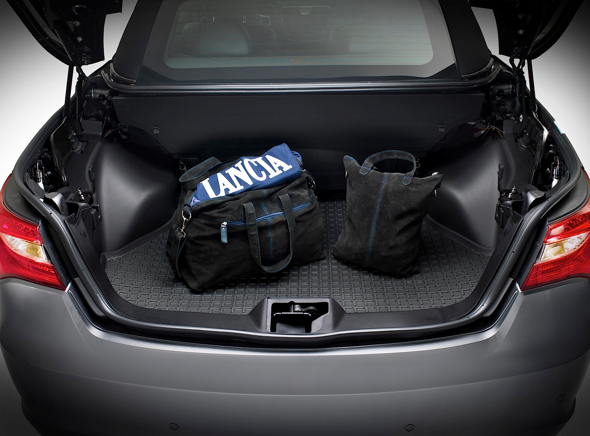 Lancia Flavia Convertible photo 29