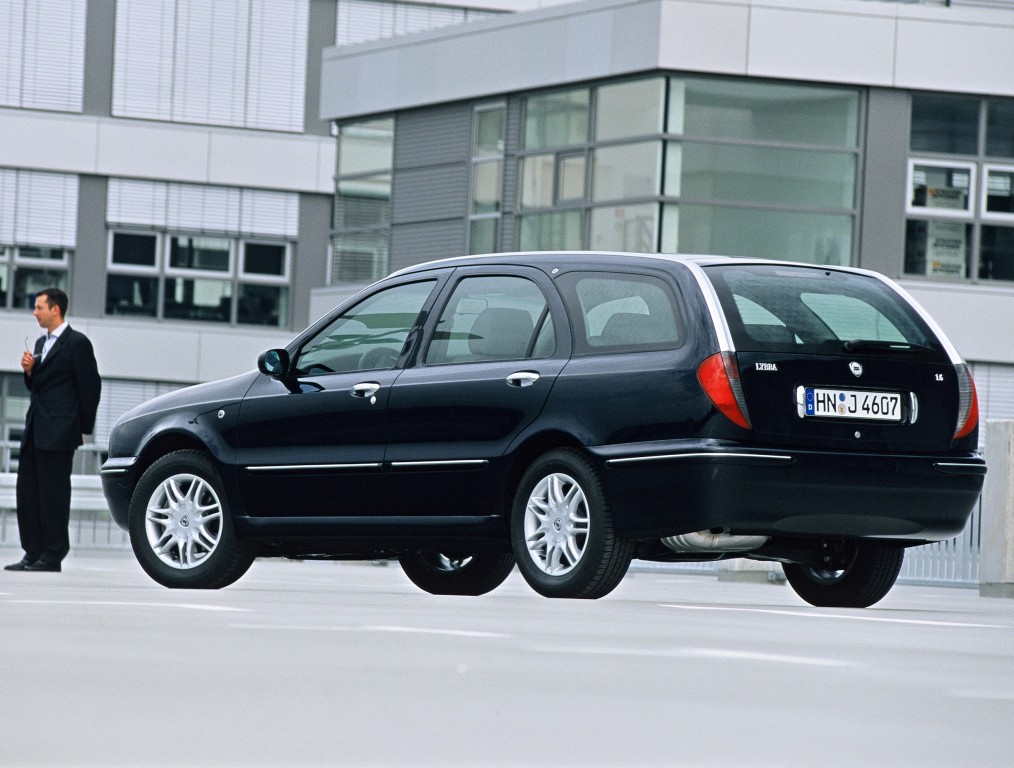 Lancia Lybra Sw photo 8