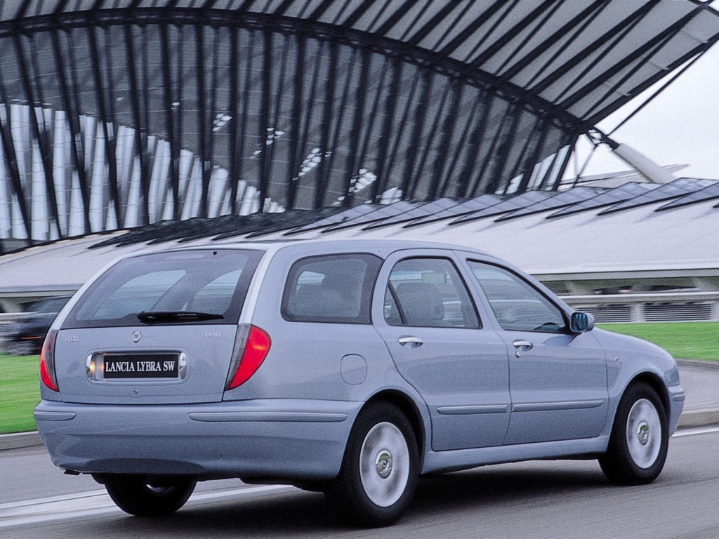 Lancia Lybra Sw photo 14
