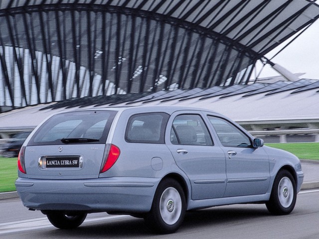 Lancia Lybra Sw foto 14