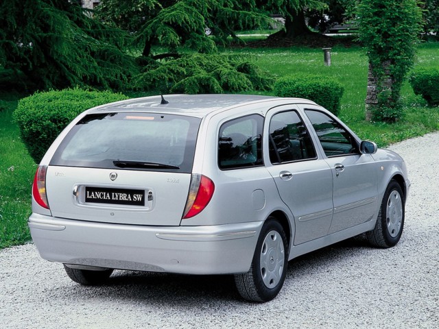 Lancia Lybra Sw foto 17