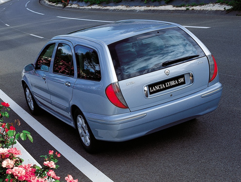 Lancia Lybra Sw photo 21