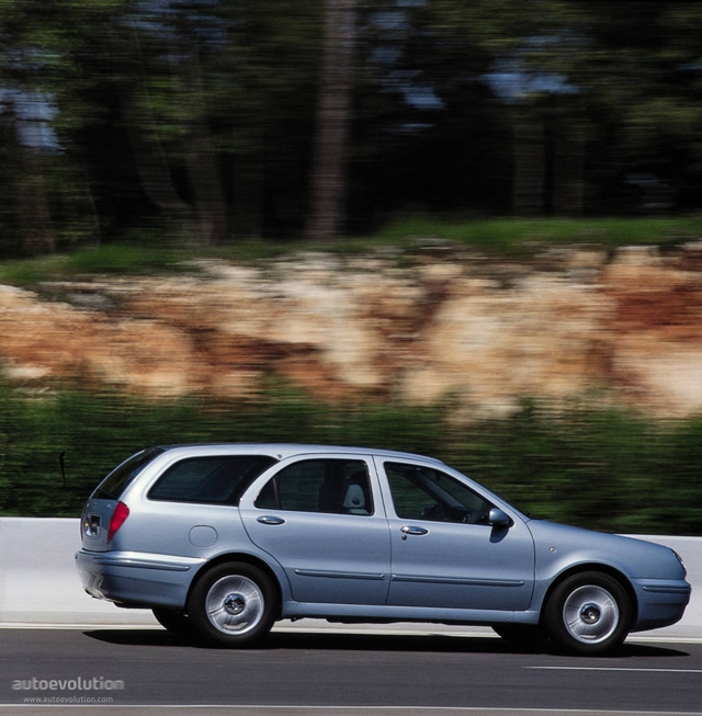 Lancia Lybra Sw foto 3