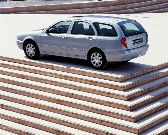 Lancia Lybra Sw foto 6
