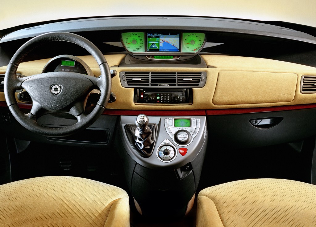 Lancia Phedra photo 25