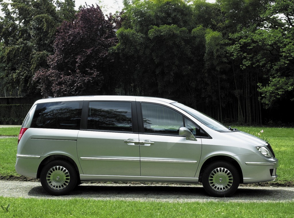 Lancia Phedra photo 10