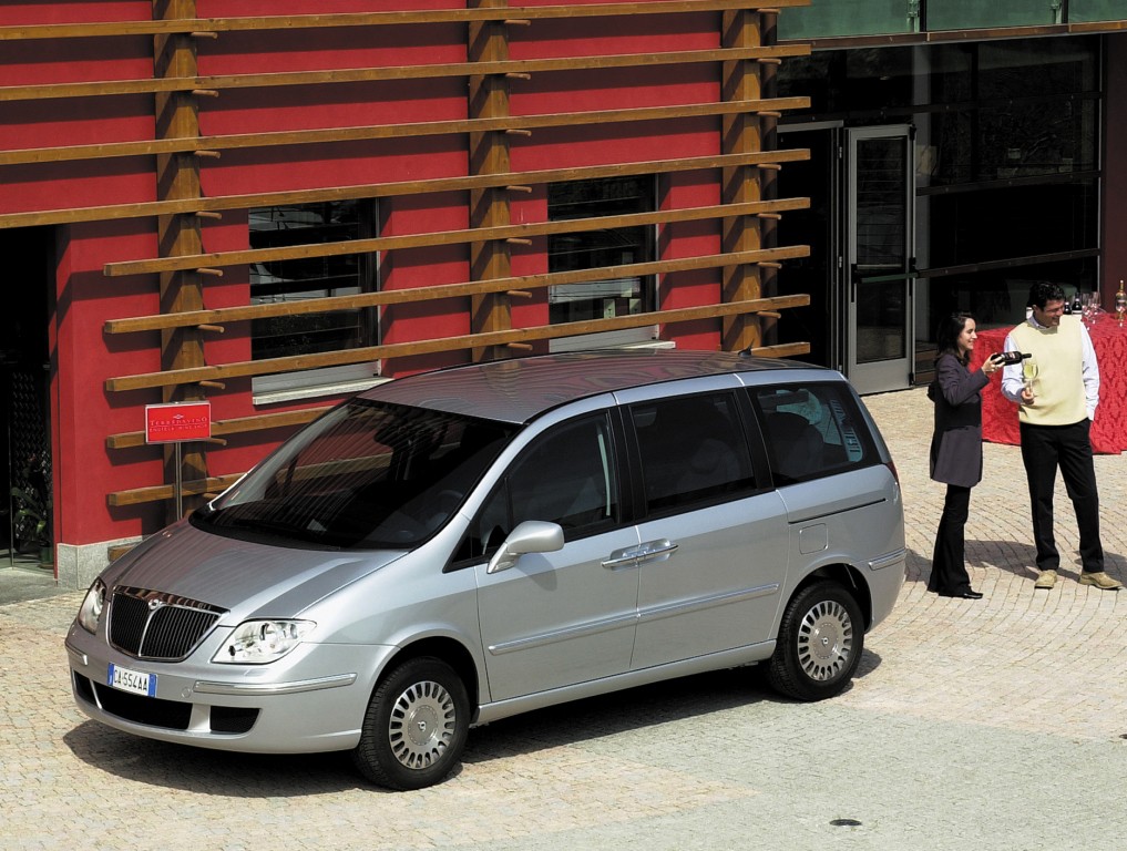 Lancia Phedra photo 15