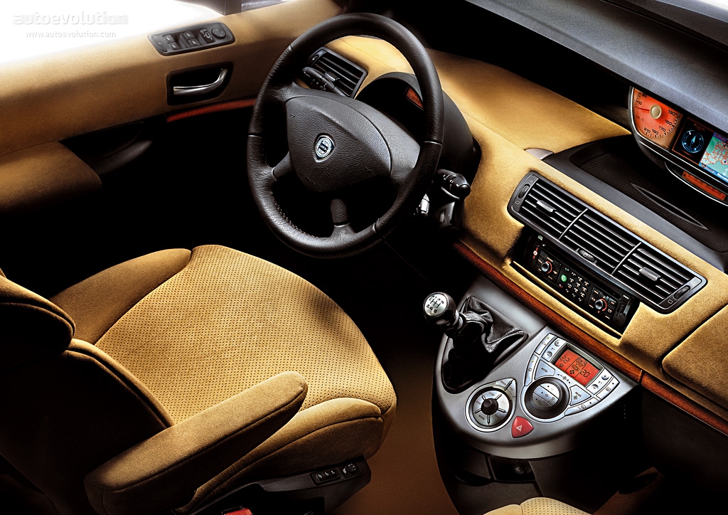 Lancia Phedra photo 22