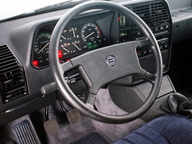 Lancia Thema photo 42