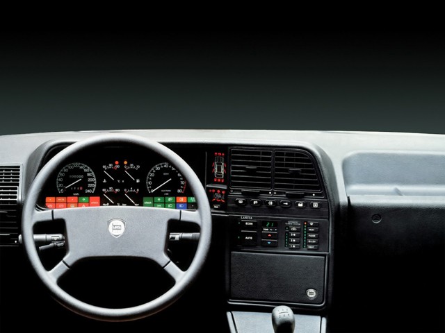 Lancia Thema photo 31