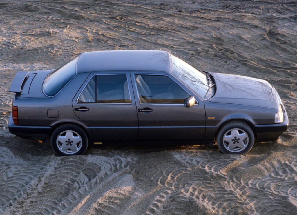 Lancia Thema photo 17