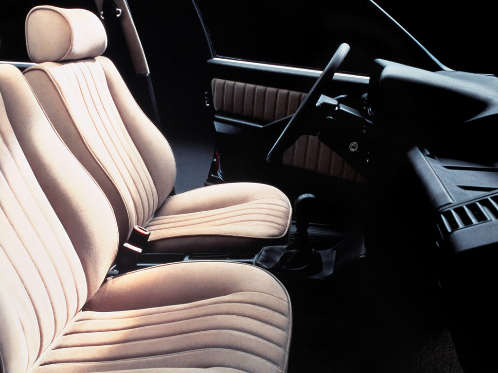 Lancia Thema photo 32