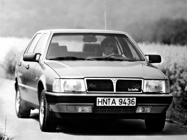 Lancia Thema photo 25