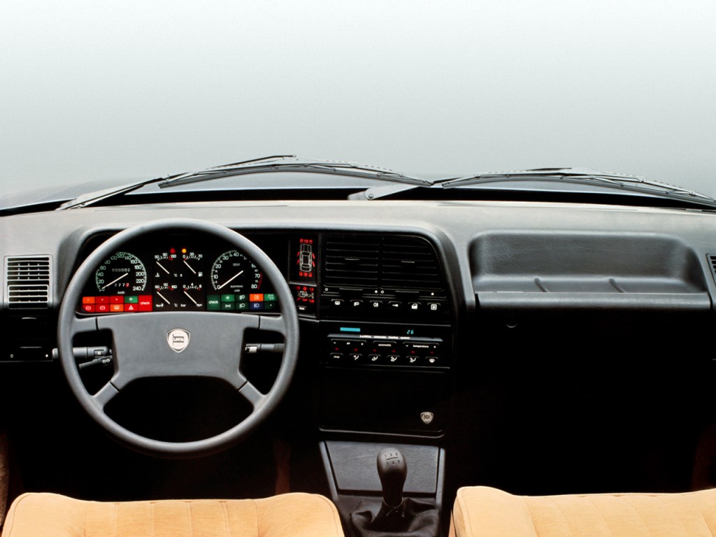 Lancia Thema photo 33