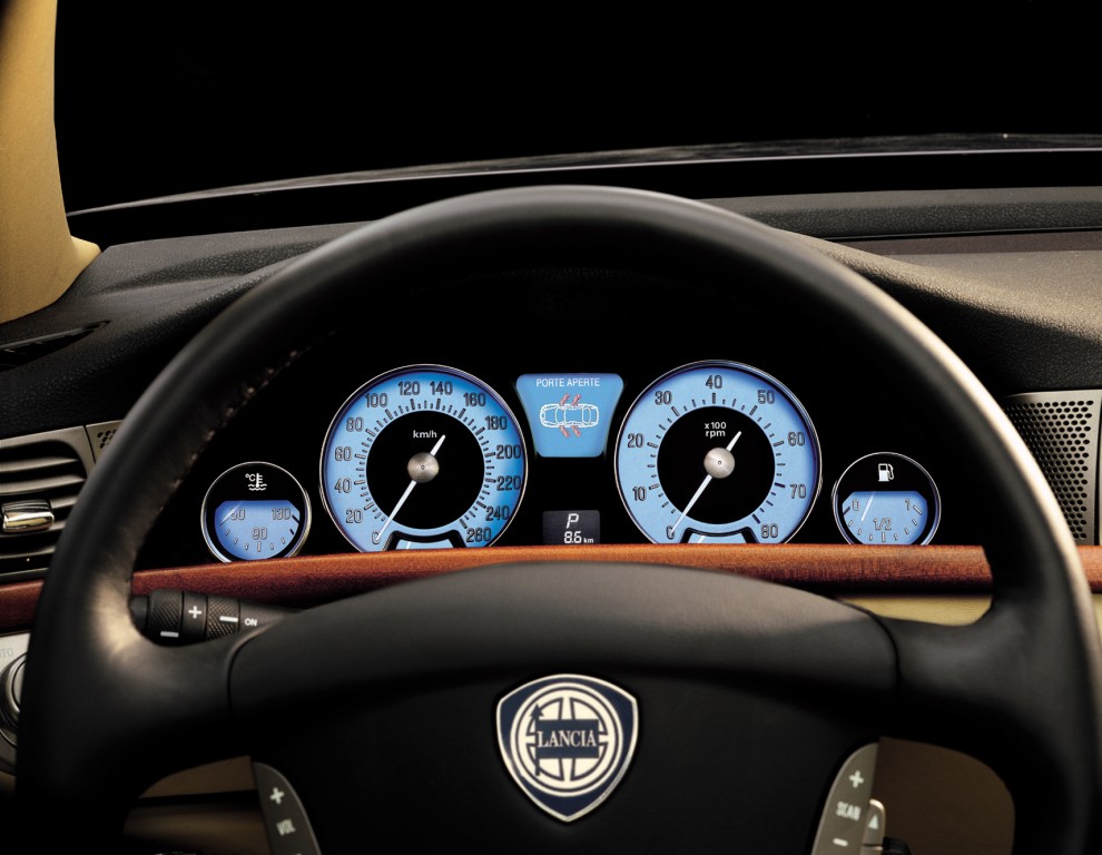 Lancia Thesis photo 46