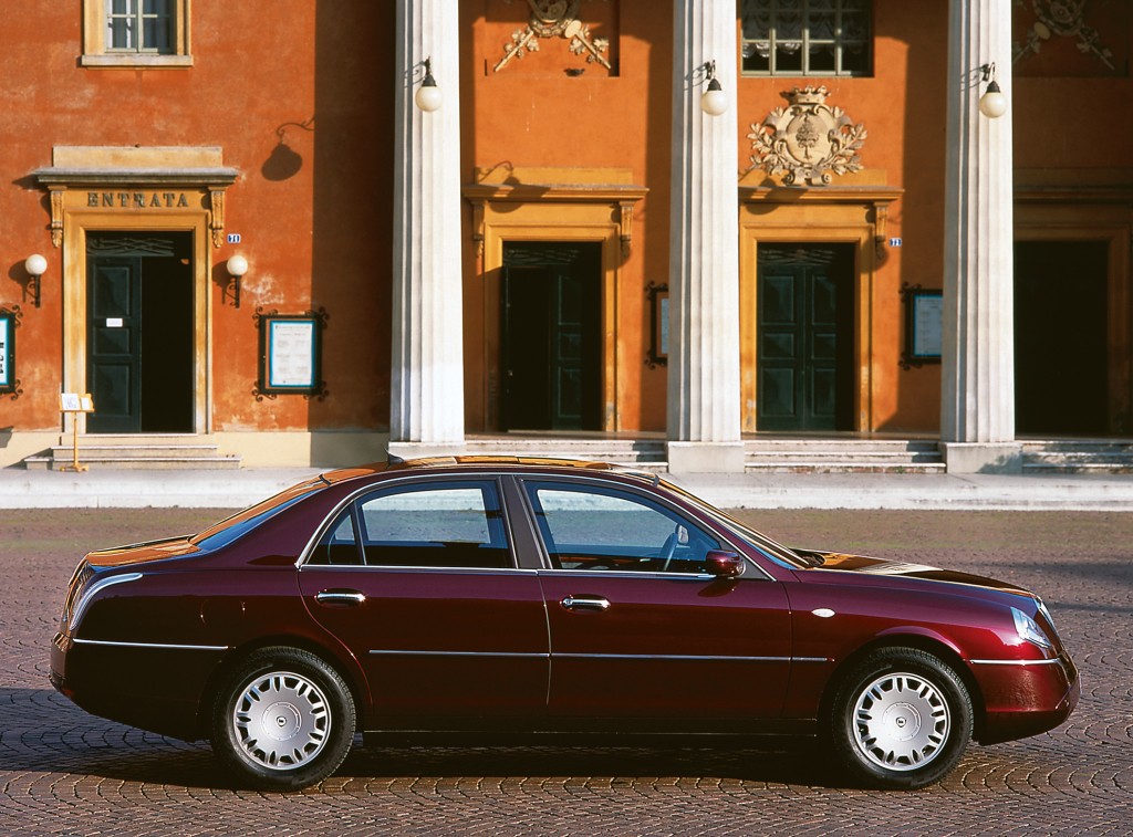 Lancia Thesis photo 17
