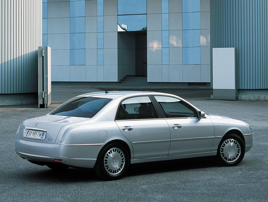 Lancia Thesis photo 26