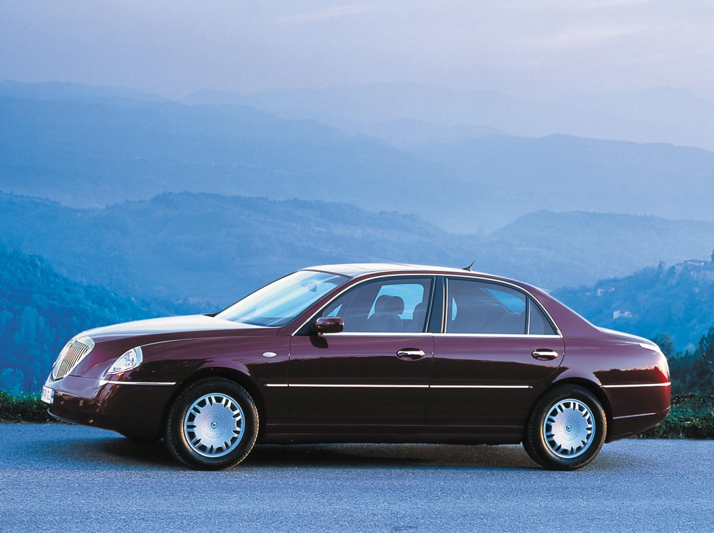 Lancia Thesis photo 28