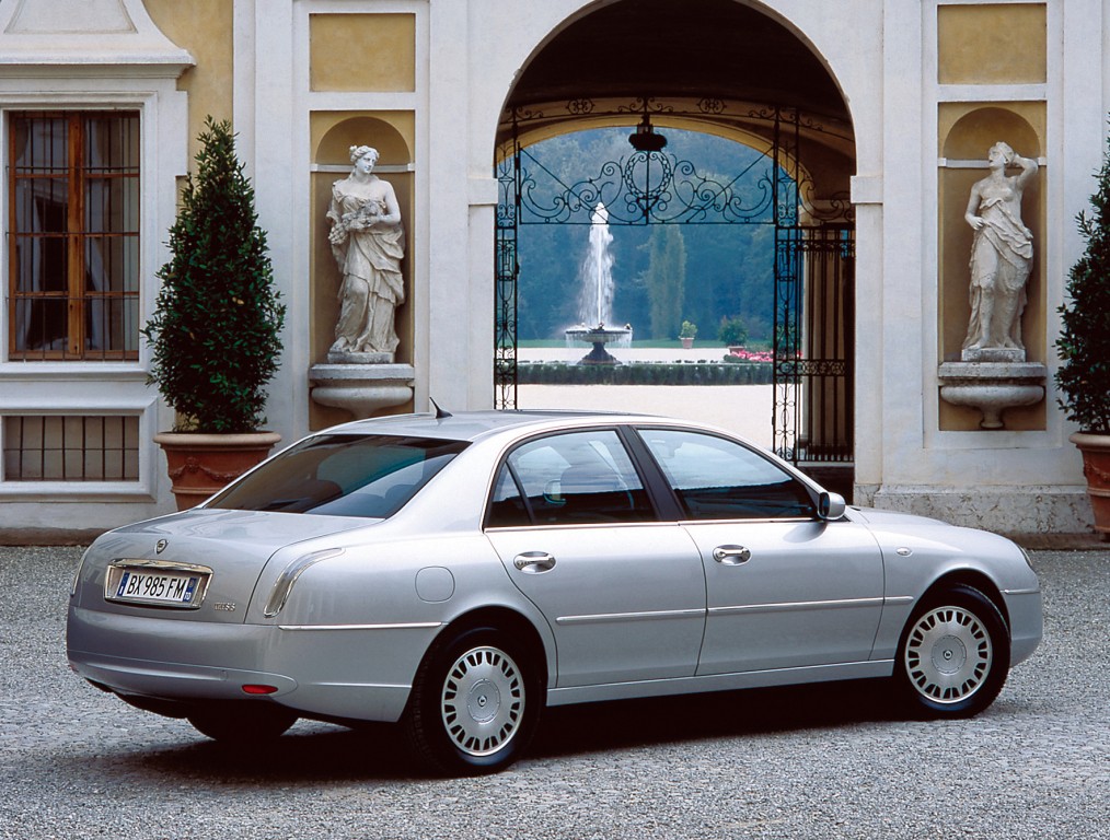 Lancia Thesis photo 34