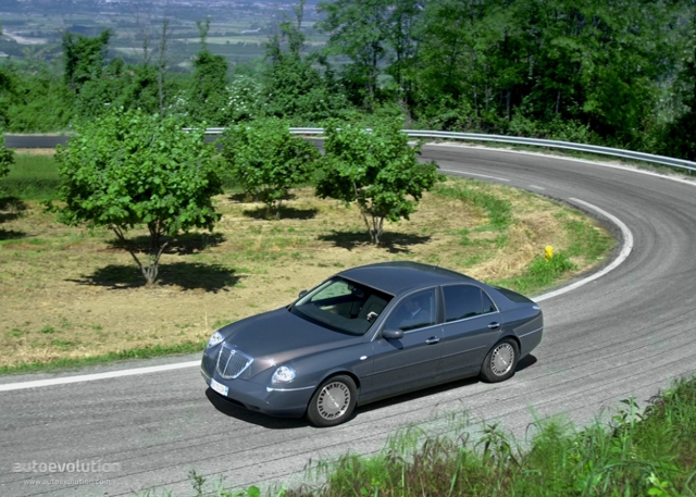 Lancia Thesis photo 4