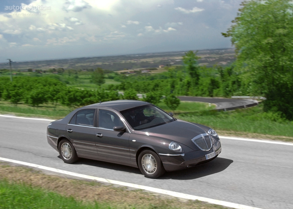 Lancia Thesis photo 5