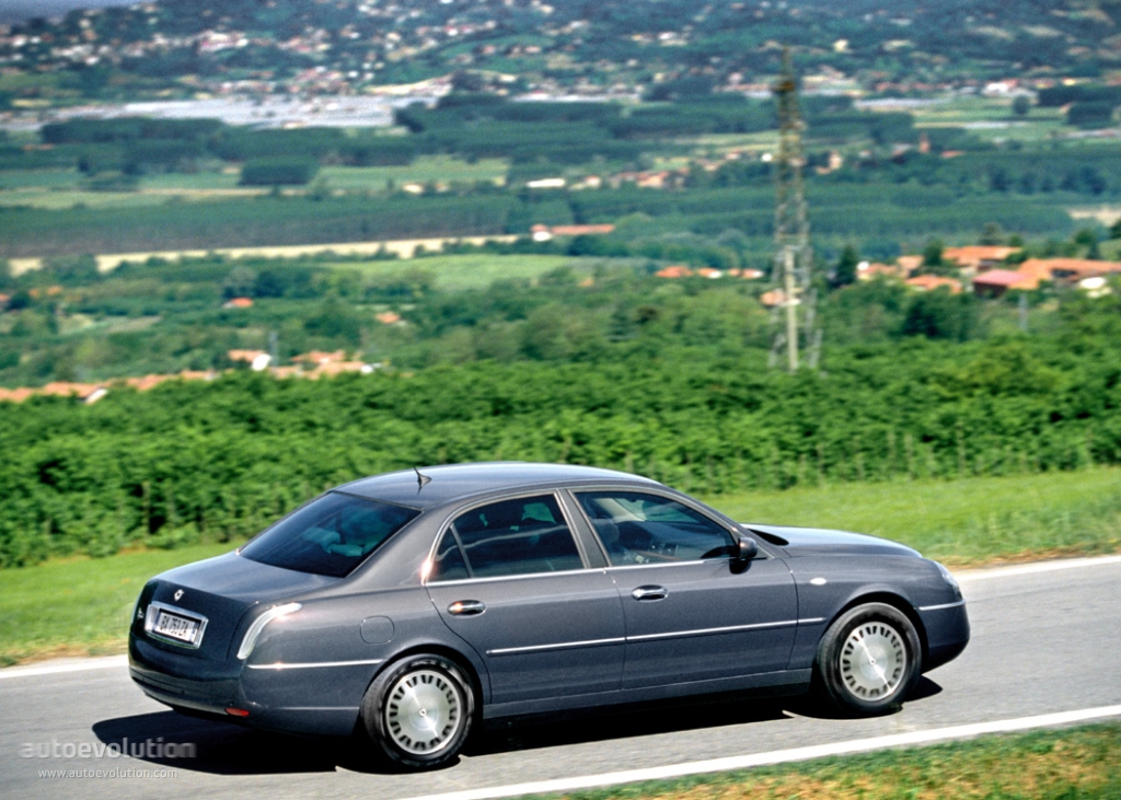 Lancia Thesis photo 6