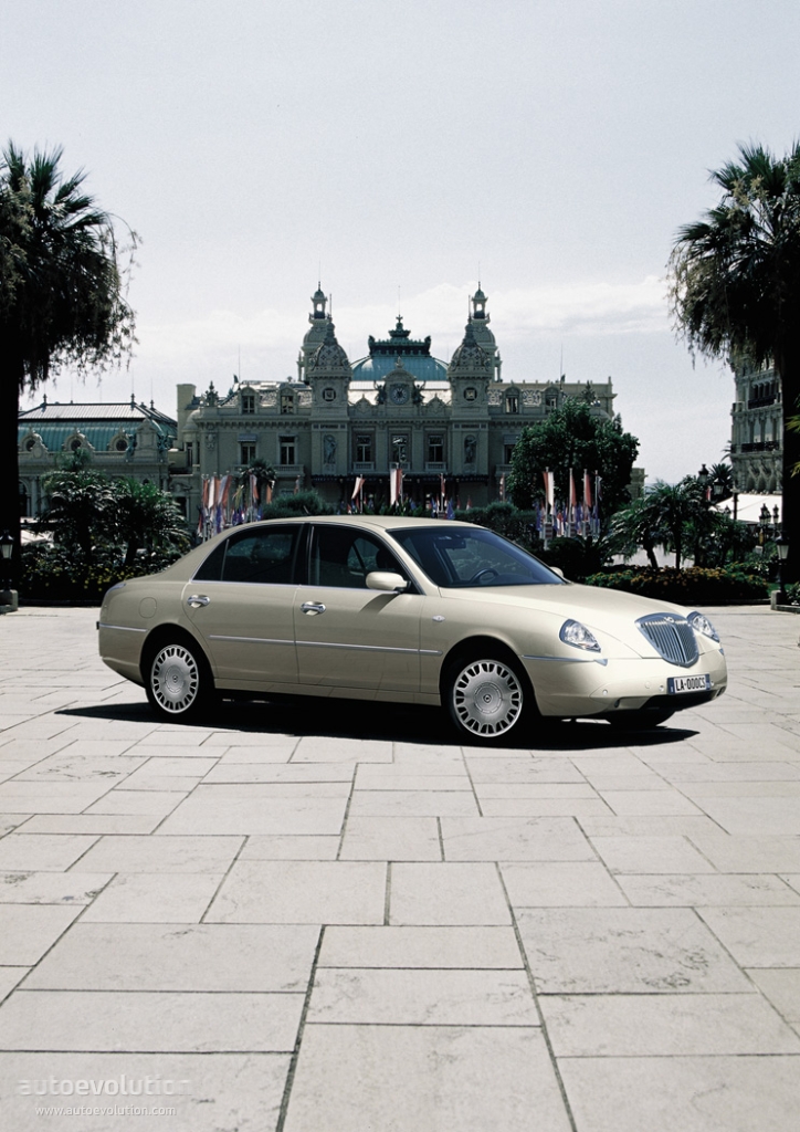Lancia Thesis photo 7